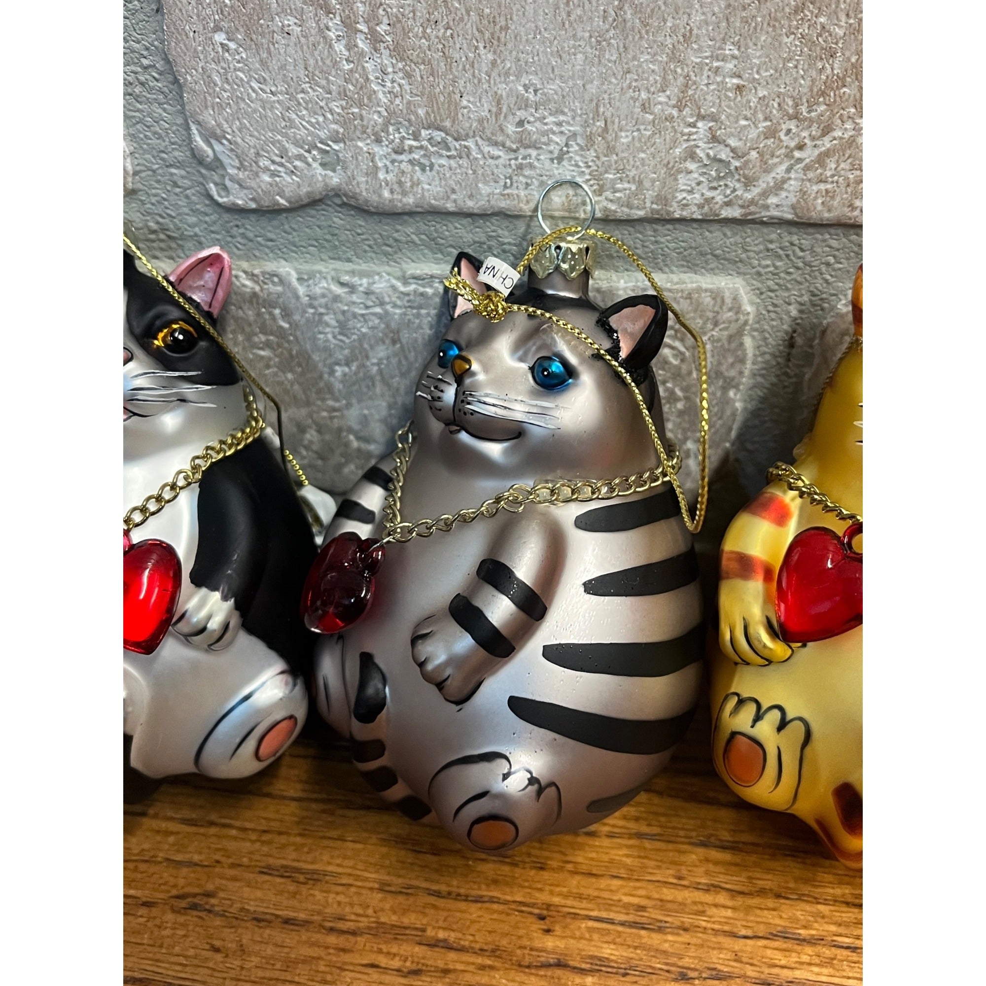 Smithsonian Institution Blown Glass Hand Painted Fat Cat Christmas Ornament (3)