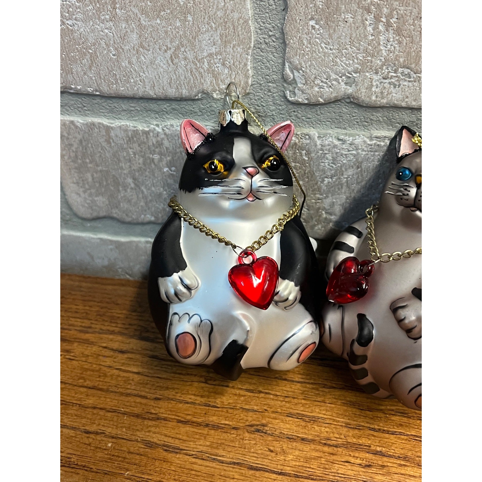 Smithsonian Institution Blown Glass Hand Painted Fat Cat Christmas Ornament (3)