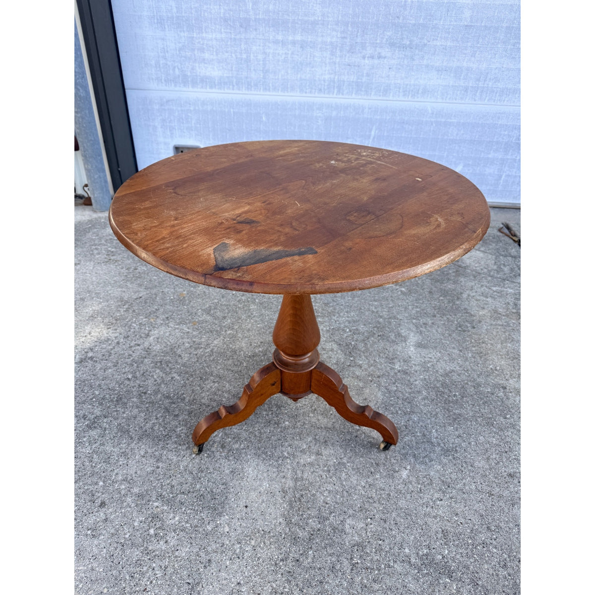 Antique 1880s American Victorian Walnut Pedestal Center Table w/ Casters