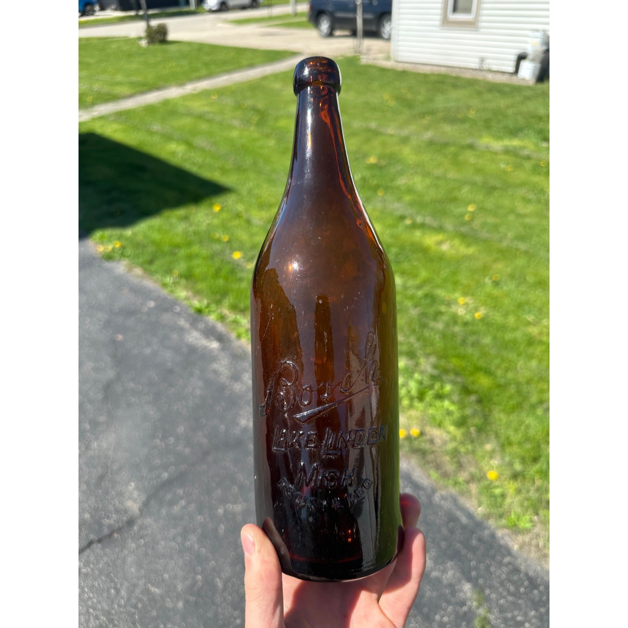 Pre-Prohibition Bosch Brewing Co. Amber Lake Linden Michigan Beer Bottle Blob