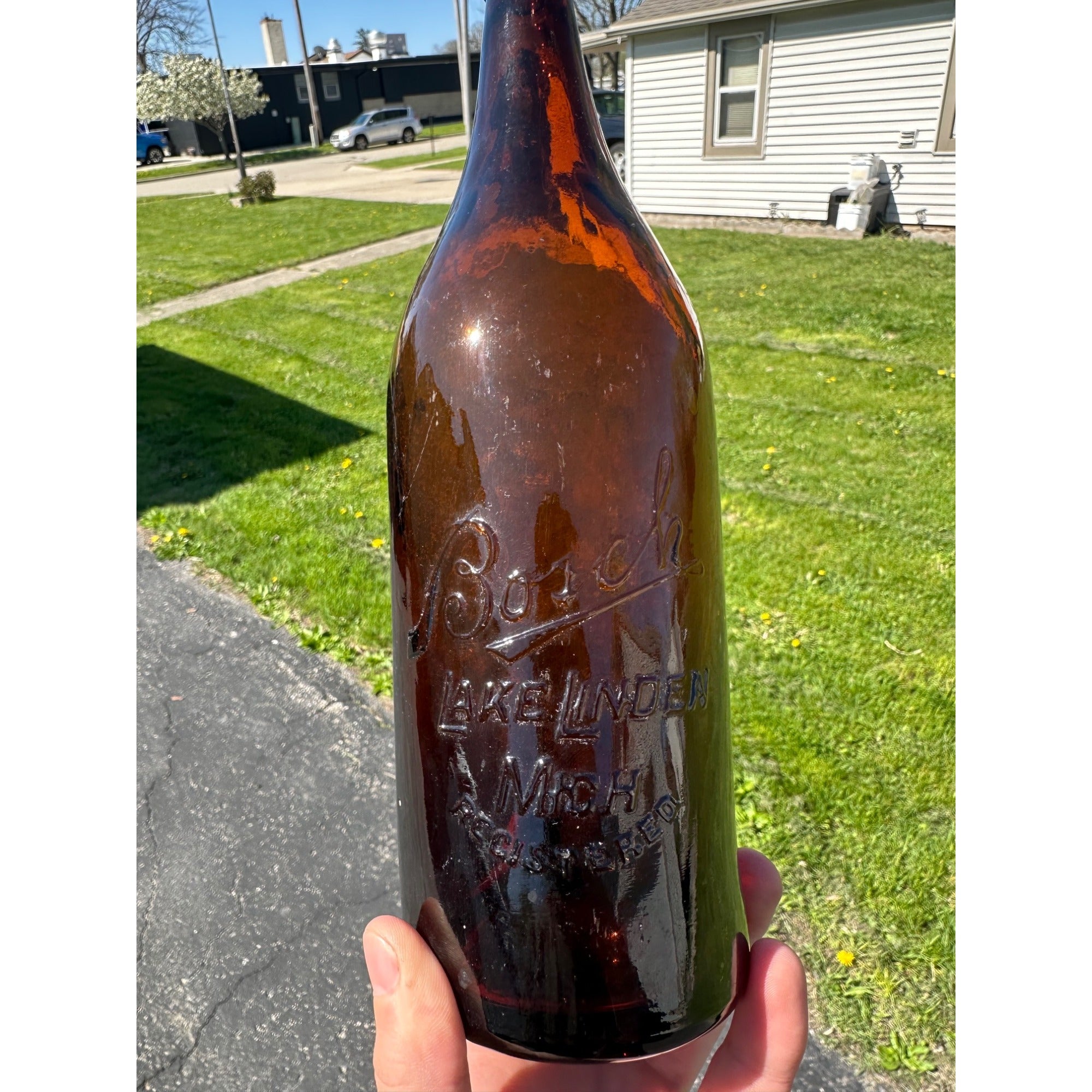 Pre-Prohibition Bosch Brewing Co. Amber Lake Linden Michigan Beer Bottle Blob