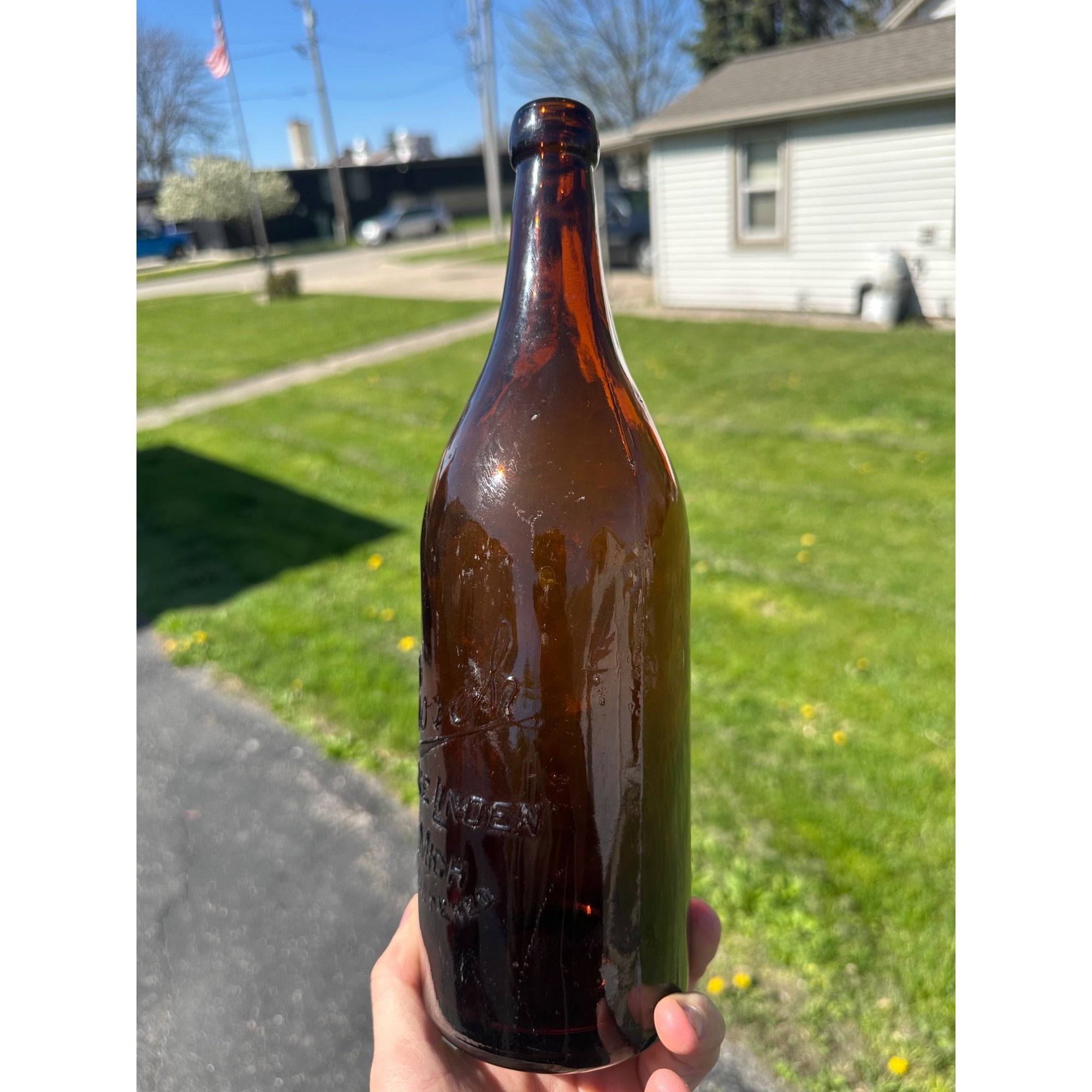 Pre-Prohibition Bosch Brewing Co. Amber Lake Linden Michigan Beer Bottle Blob