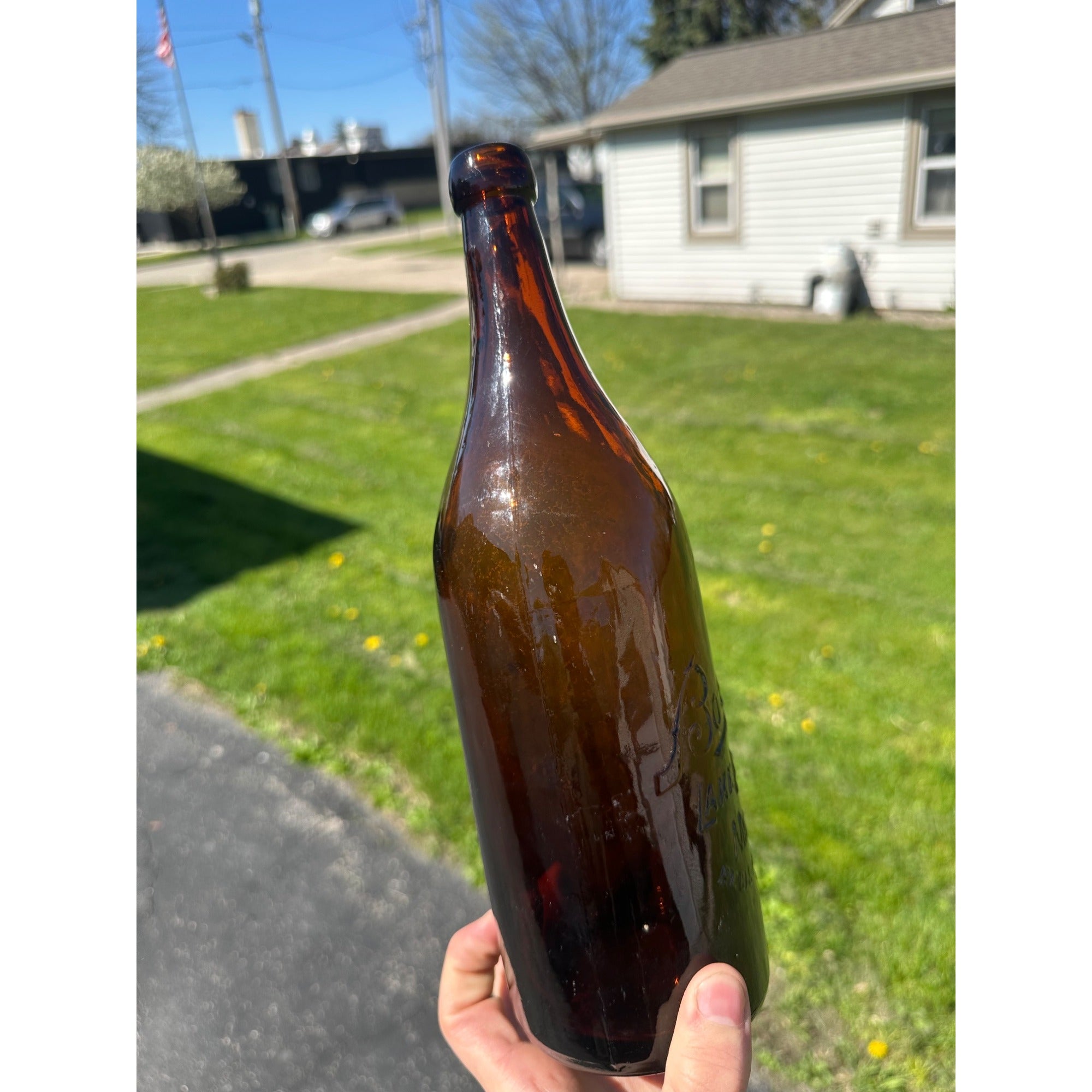Pre-Prohibition Bosch Brewing Co. Amber Lake Linden Michigan Beer Bottle Blob