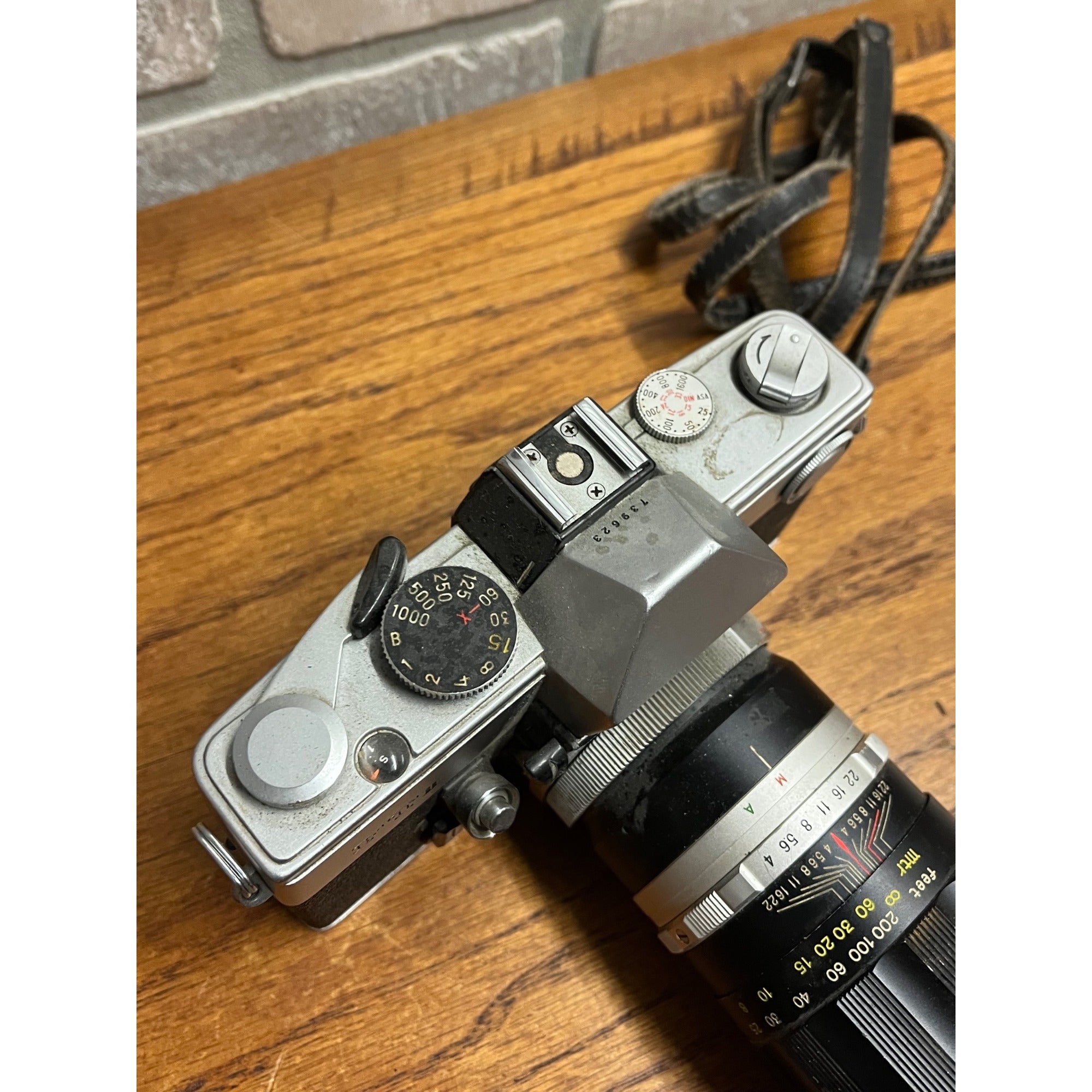 Vintage Petri FT II SLR 35mm Film Camera w/ GE Exposure Meter