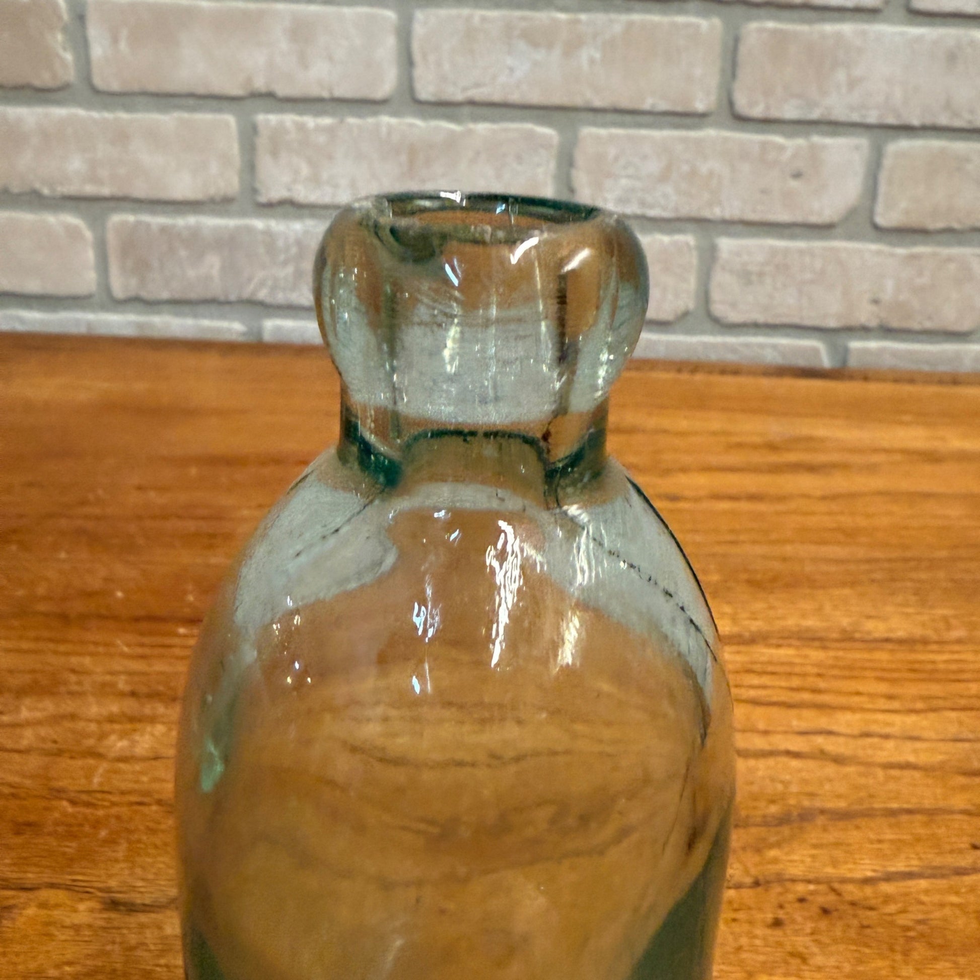 RARE Antique H&M Lochen -- West Bend, Wis -- Hutchinson Soda Blob Bottle WI