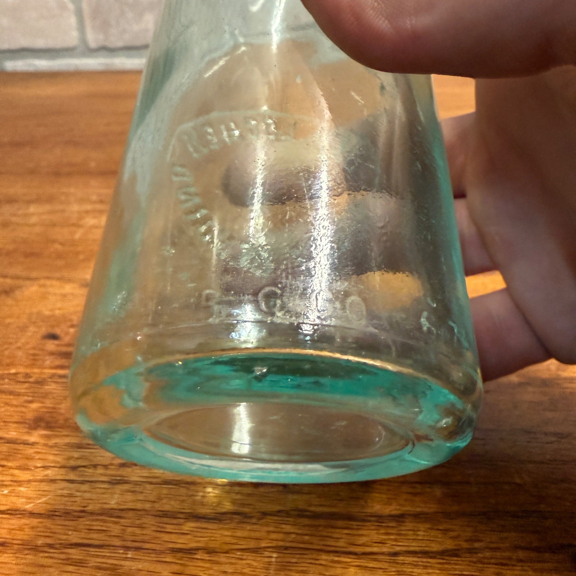 RARE Antique H&M Lochen -- West Bend, Wis -- Hutchinson Soda Blob Bottle WI