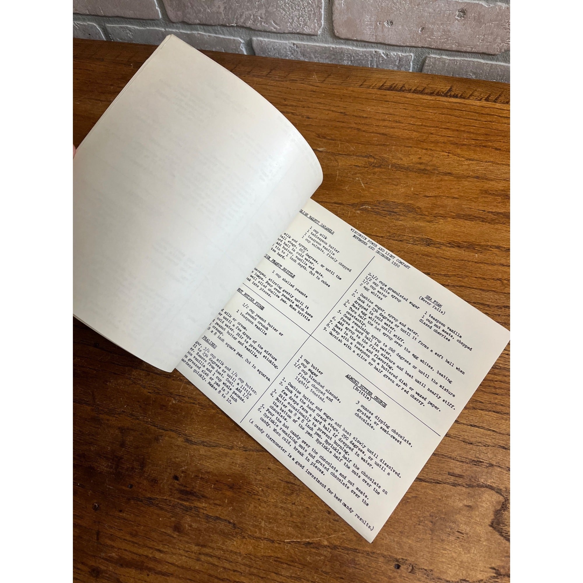 Vintage 1950 Wisconsin Power & Light Co. Christmas Cookies Candies Recipe Book