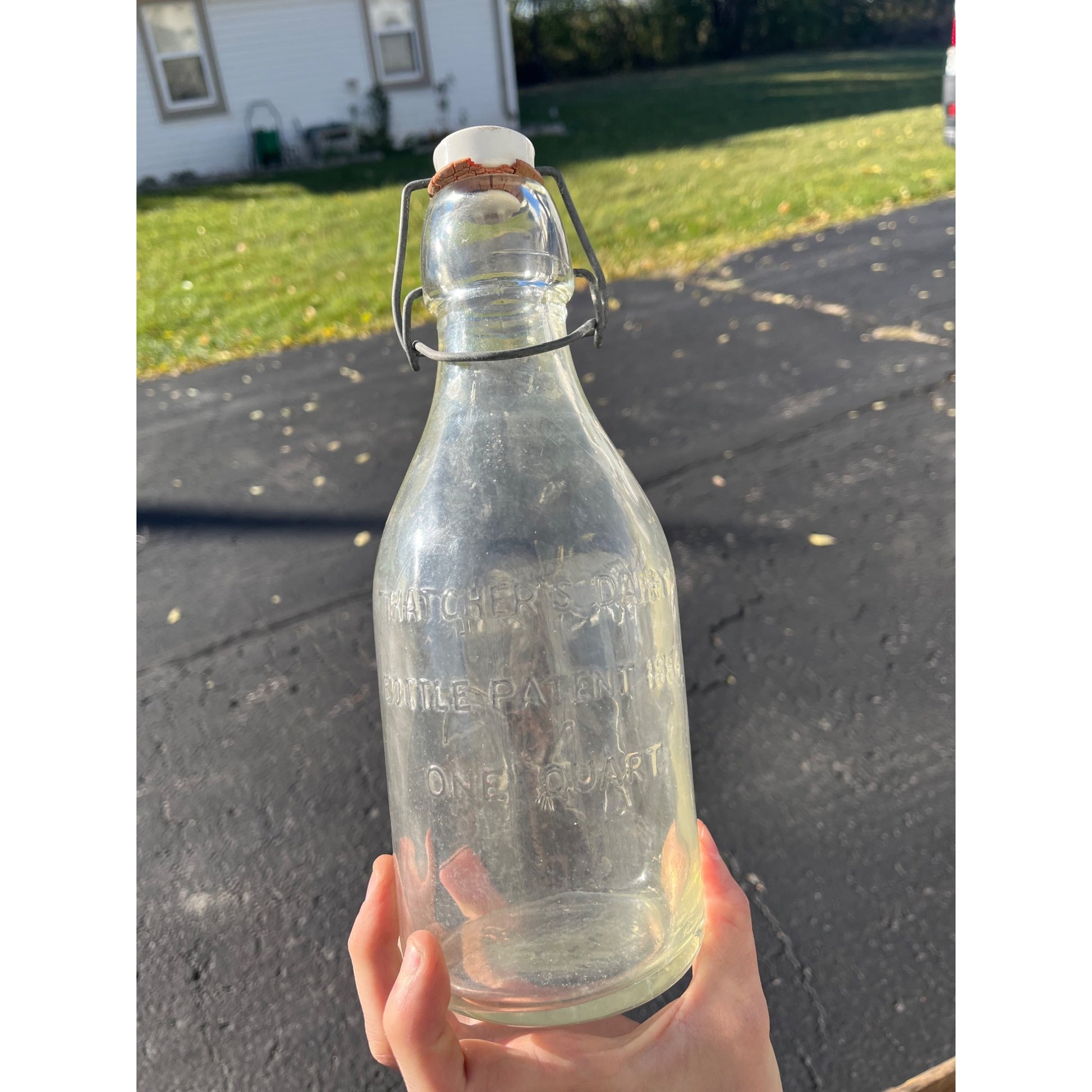 Vintage 1965 Thatchers Dairy Quart Milk Bottle Ceramic Lid Crownford China