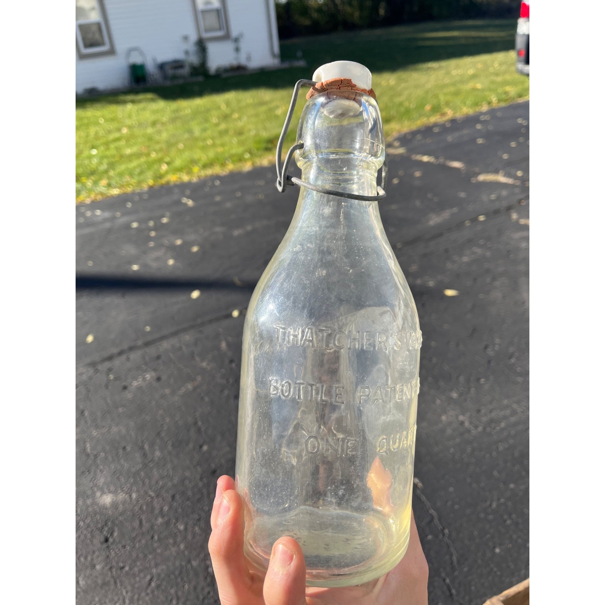 Vintage 1965 Thatchers Dairy Quart Milk Bottle Ceramic Lid Crownford China