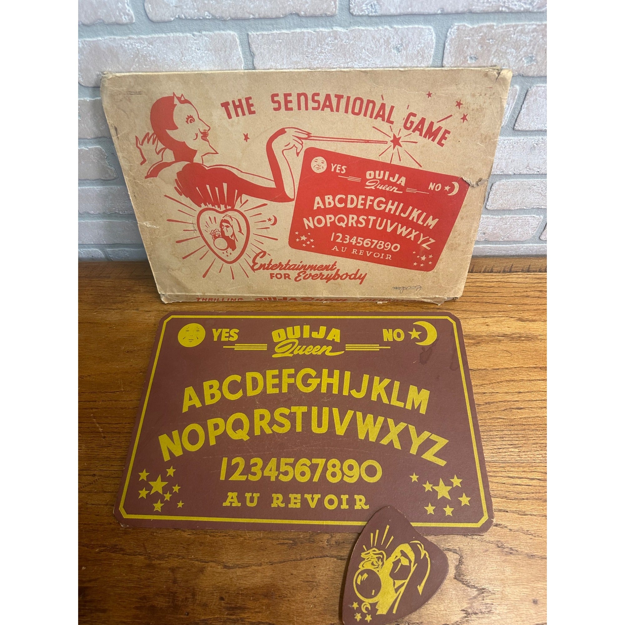 Vintage 1940s Queen Ouija Board + Box & Planchette Occult Witchcraft Spirits