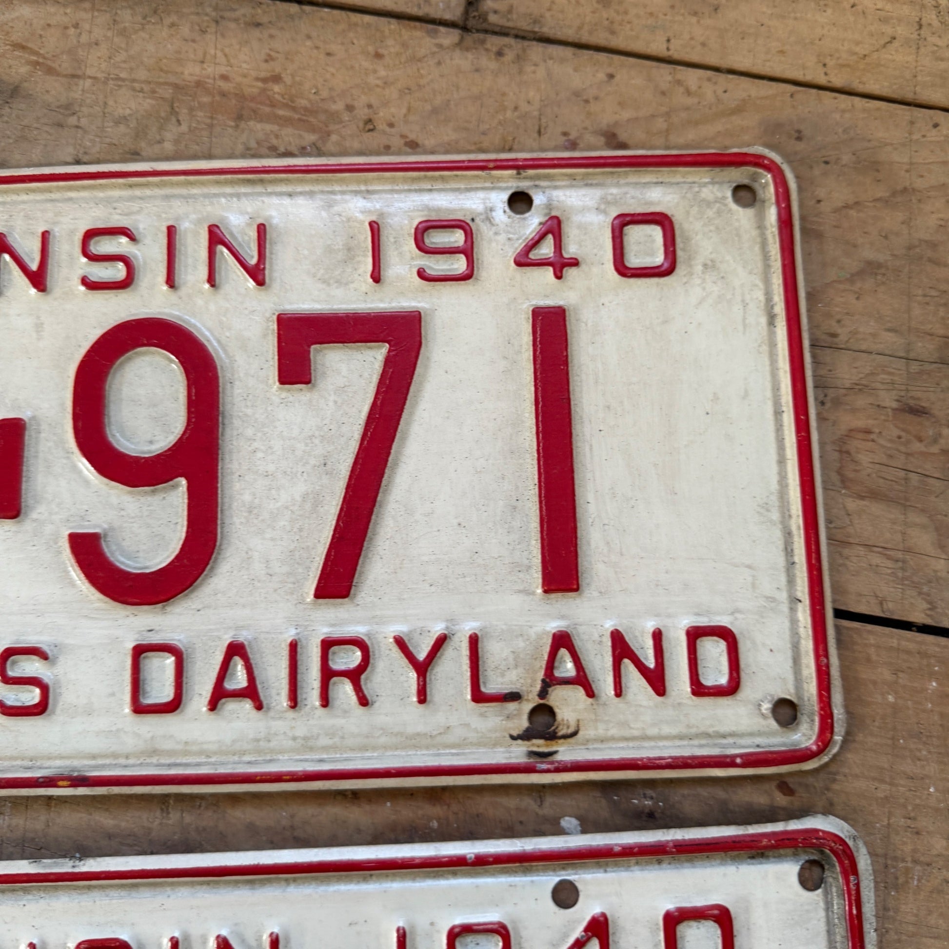 1940 Wisconsin License Plate Pair Americas Dairyland 40 Tag