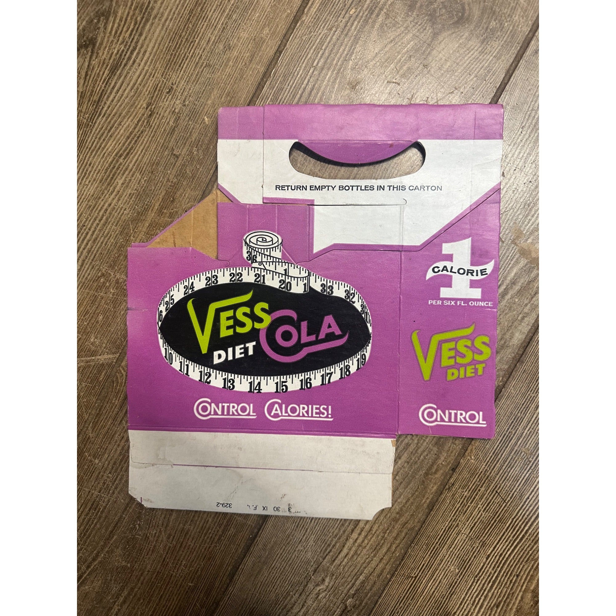Vess Diet Cola Soda Cardboard Carrier Six Pack Carton Bottle 16oz Vintage