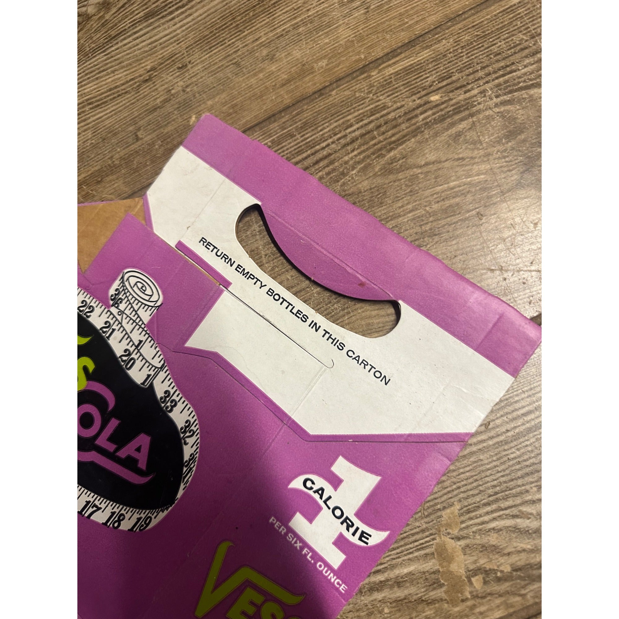 Vess Diet Cola Soda Cardboard Carrier Six Pack Carton Bottle 16oz Vintage