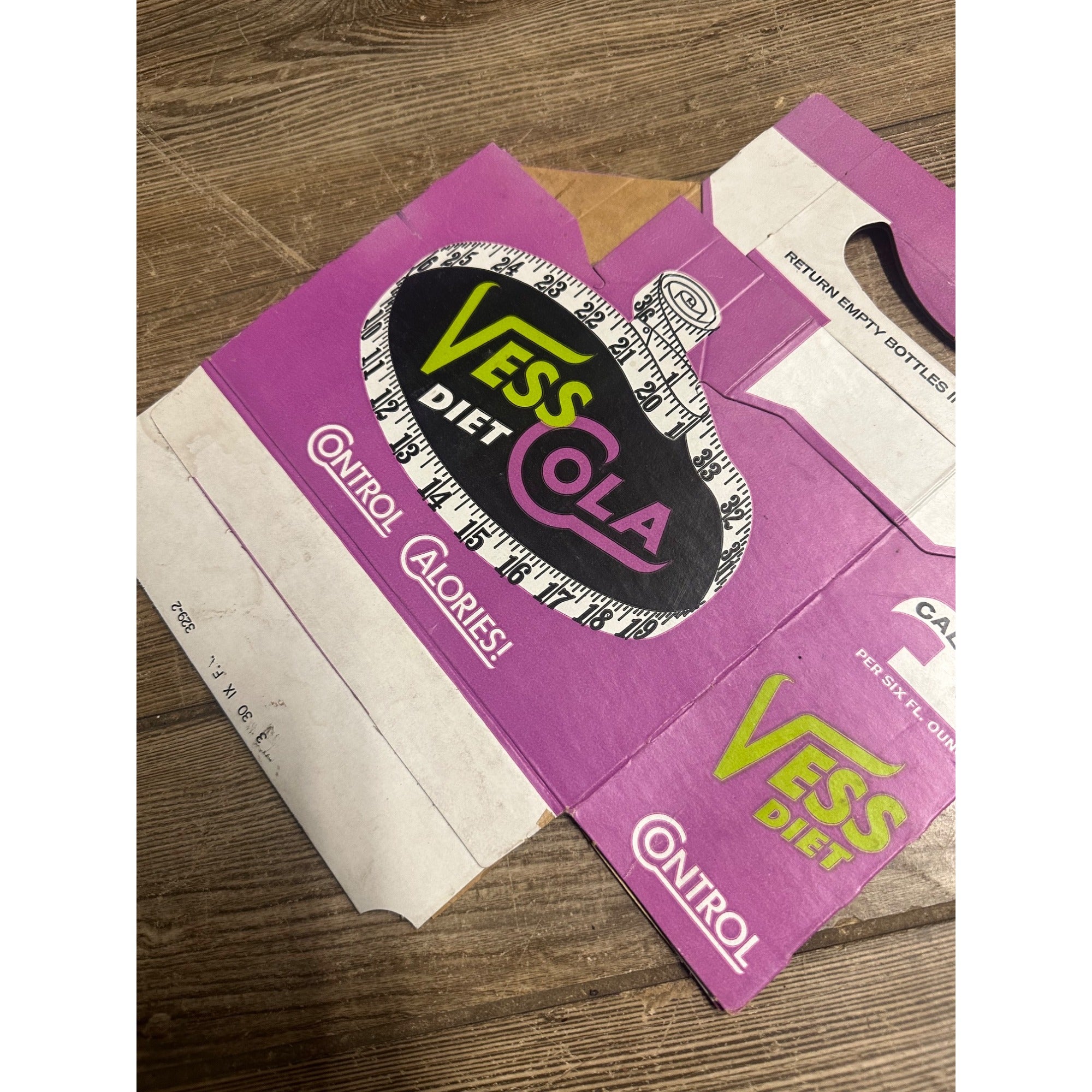 Vess Diet Cola Soda Cardboard Carrier Six Pack Carton Bottle 16oz Vintage