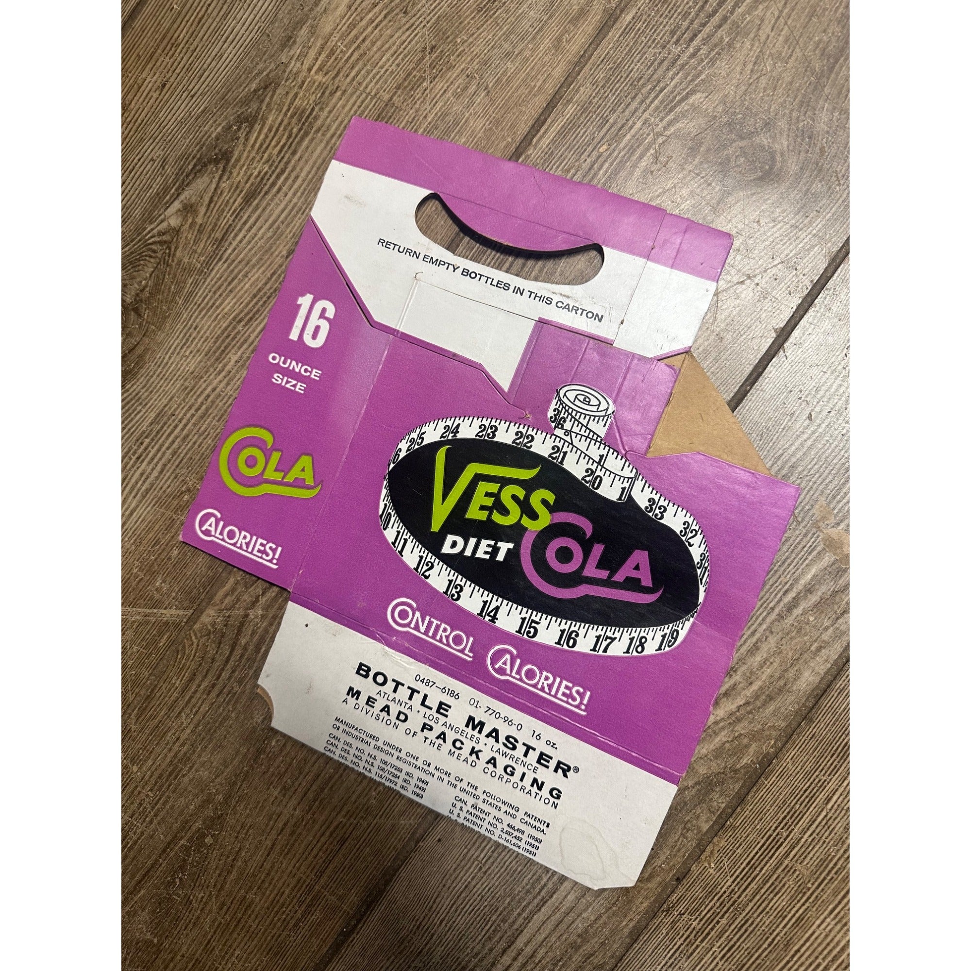 Vess Diet Cola Soda Cardboard Carrier Six Pack Carton Bottle 16oz Vintage