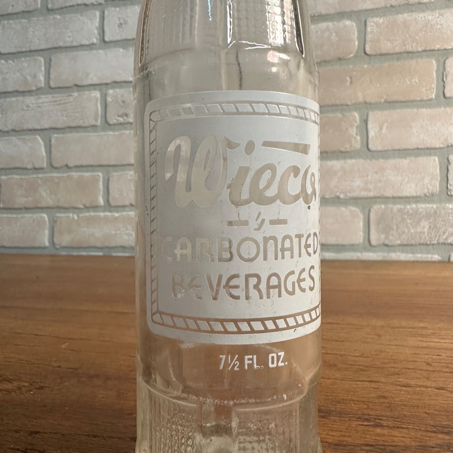 Wieco Carbonated Beverages 7 1/2 Ounce Soda Bottle ACL Marion Wis