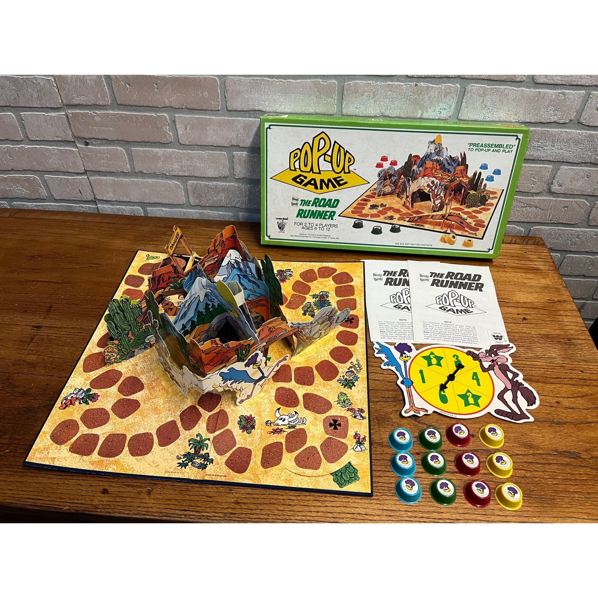 Vintage 1982 Road Runner Pop Up Board Game Warner Bros Looney Tunes Complete