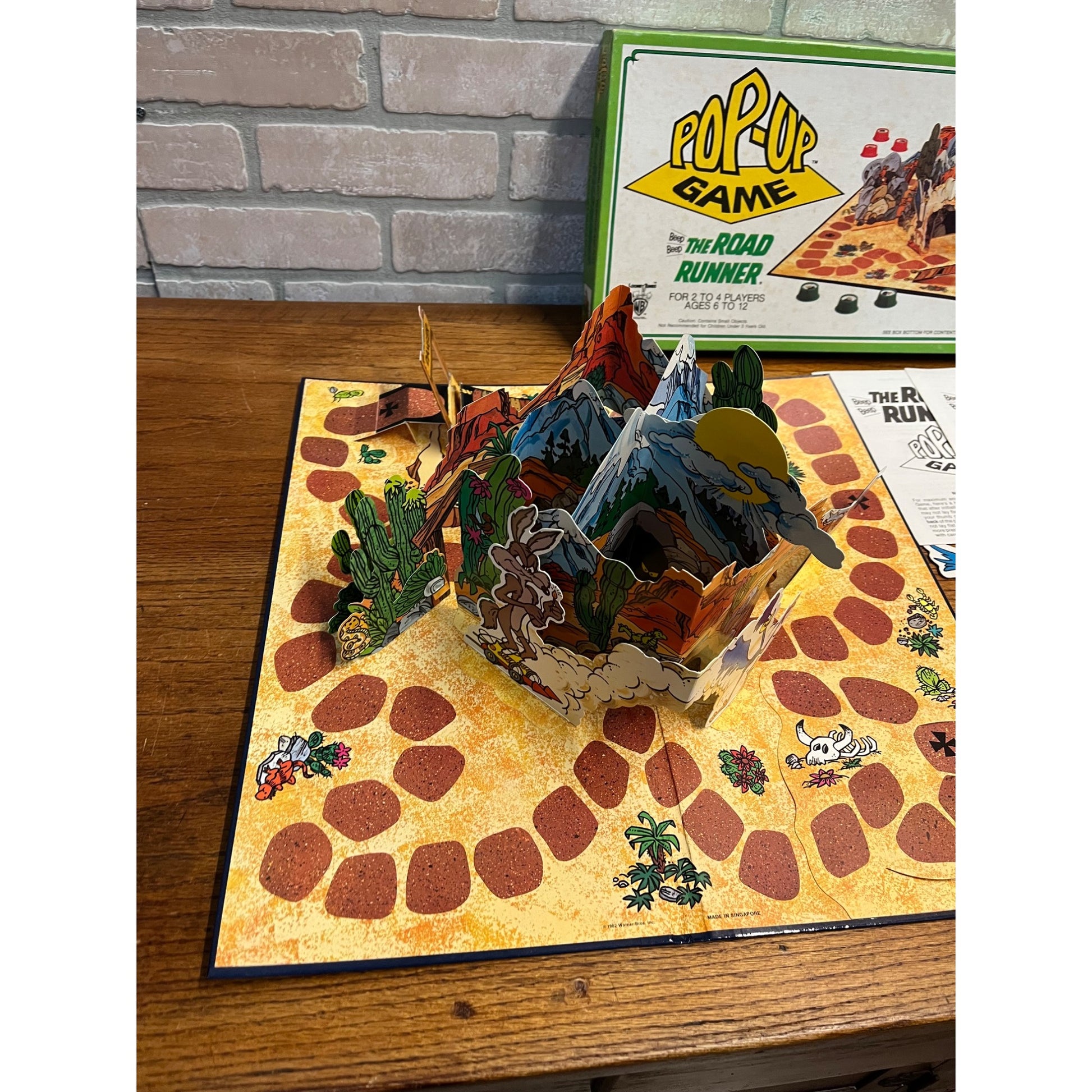 Vintage 1982 Road Runner Pop Up Board Game Warner Bros Looney Tunes Complete