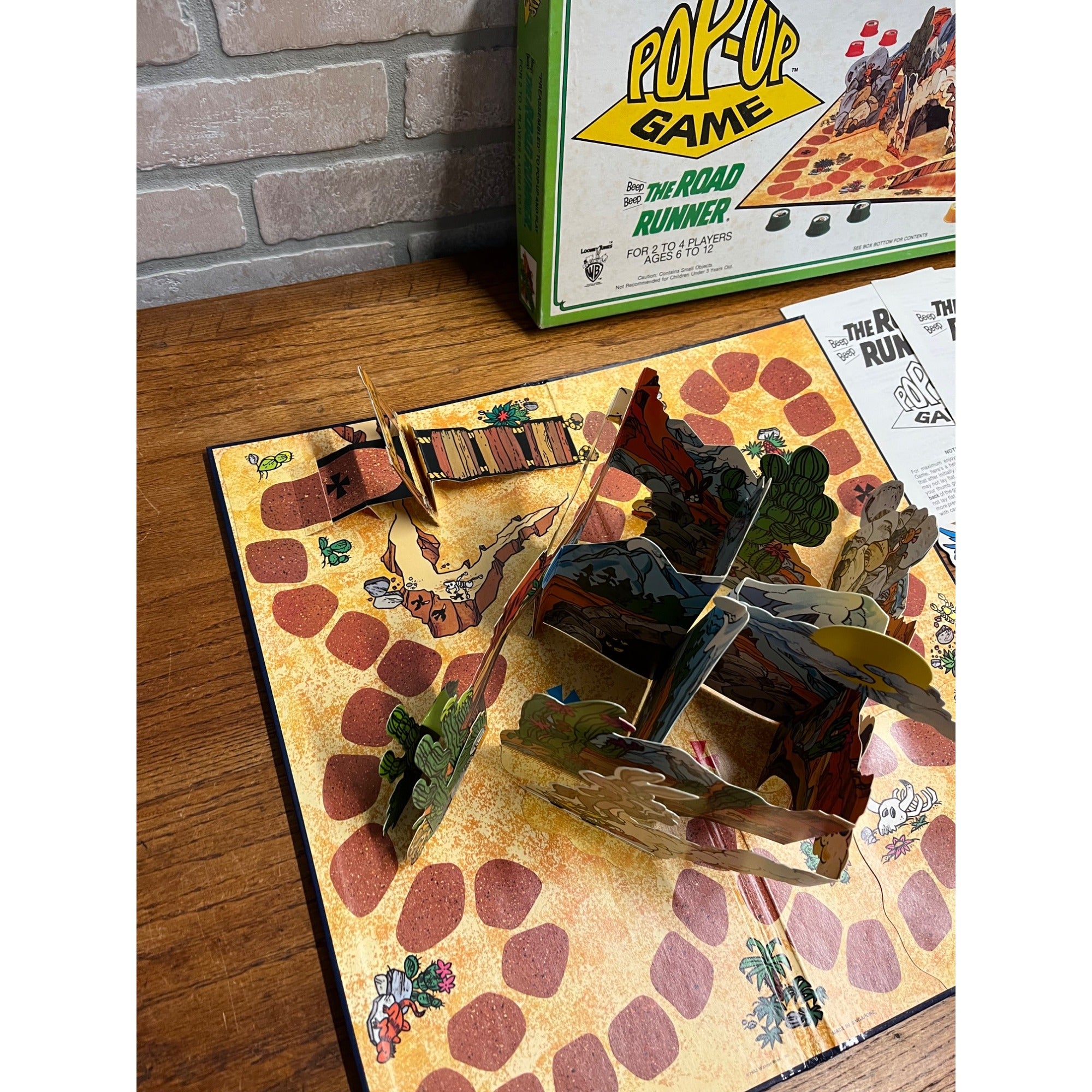 Vintage 1982 Road Runner Pop Up Board Game Warner Bros Looney Tunes Complete
