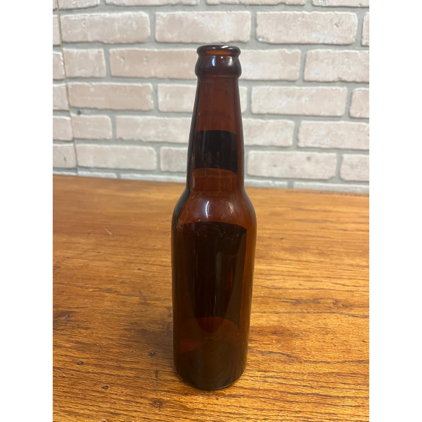 Vintage 1950s Peerless 12 Oz Paper Label Beer Bottle La Crosse Wis Gnome Elf
