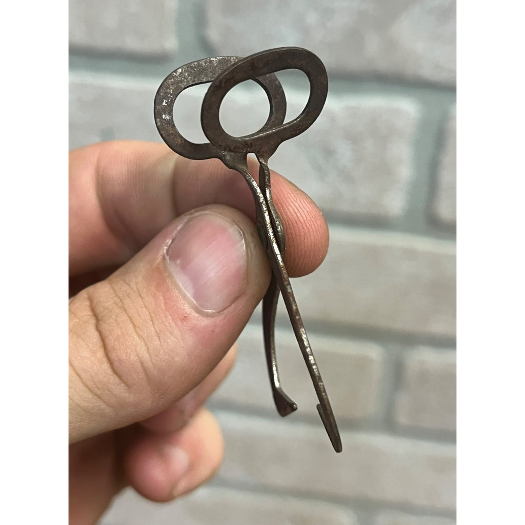 Vintage Small Toy Ice Carrying Tongs Miniature 2.25" Marx Polar Ice Truck