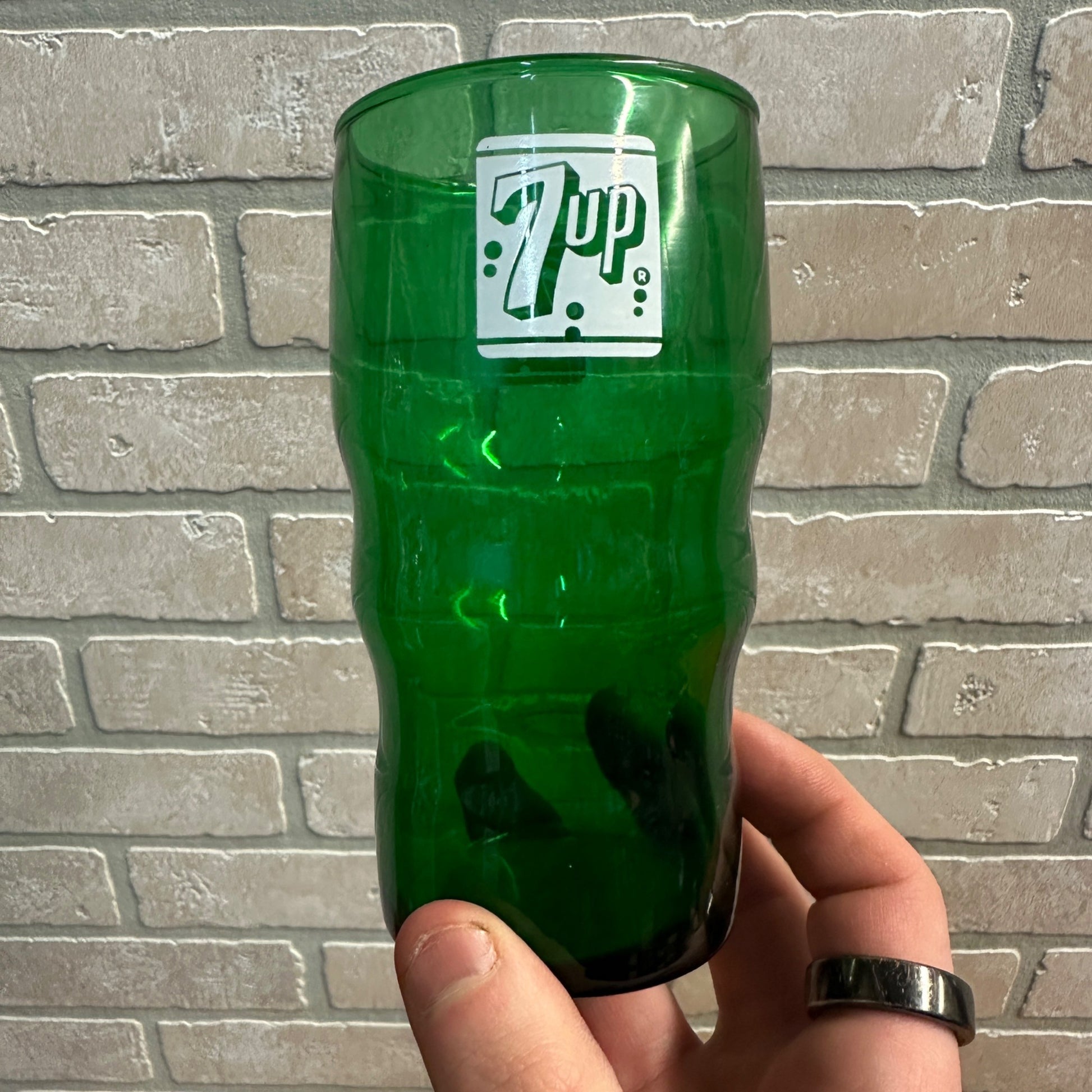 Vintage 7up Soda Fountain Glass Green White Curve Bodied Wavy Seven Up 5.25"