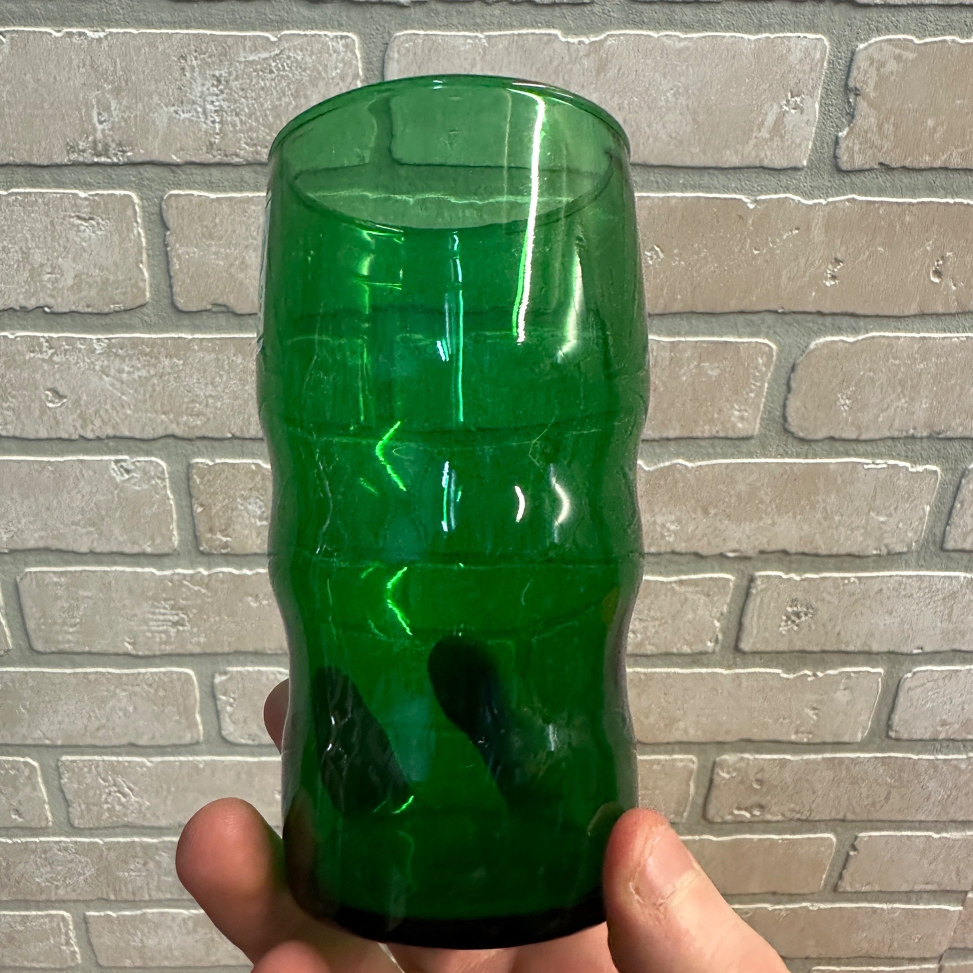 Vintage 7up Soda Fountain Glass Green White Curve Bodied Wavy Seven Up 5.25"