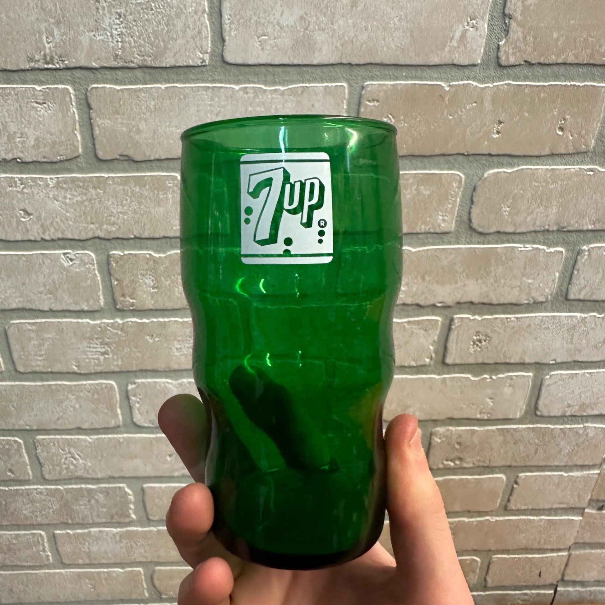 Vintage 7up Soda Fountain Glass Green White Curve Bodied Wavy Seven Up 5.25"