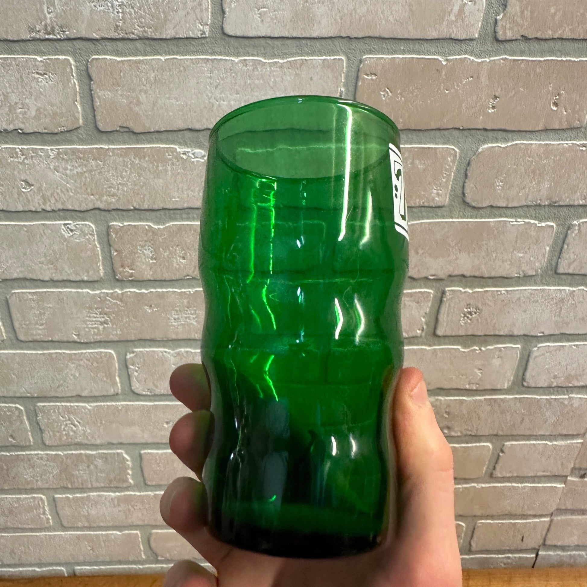 Vintage 7up Soda Fountain Glass Green White Curve Bodied Wavy Seven Up 5.25"