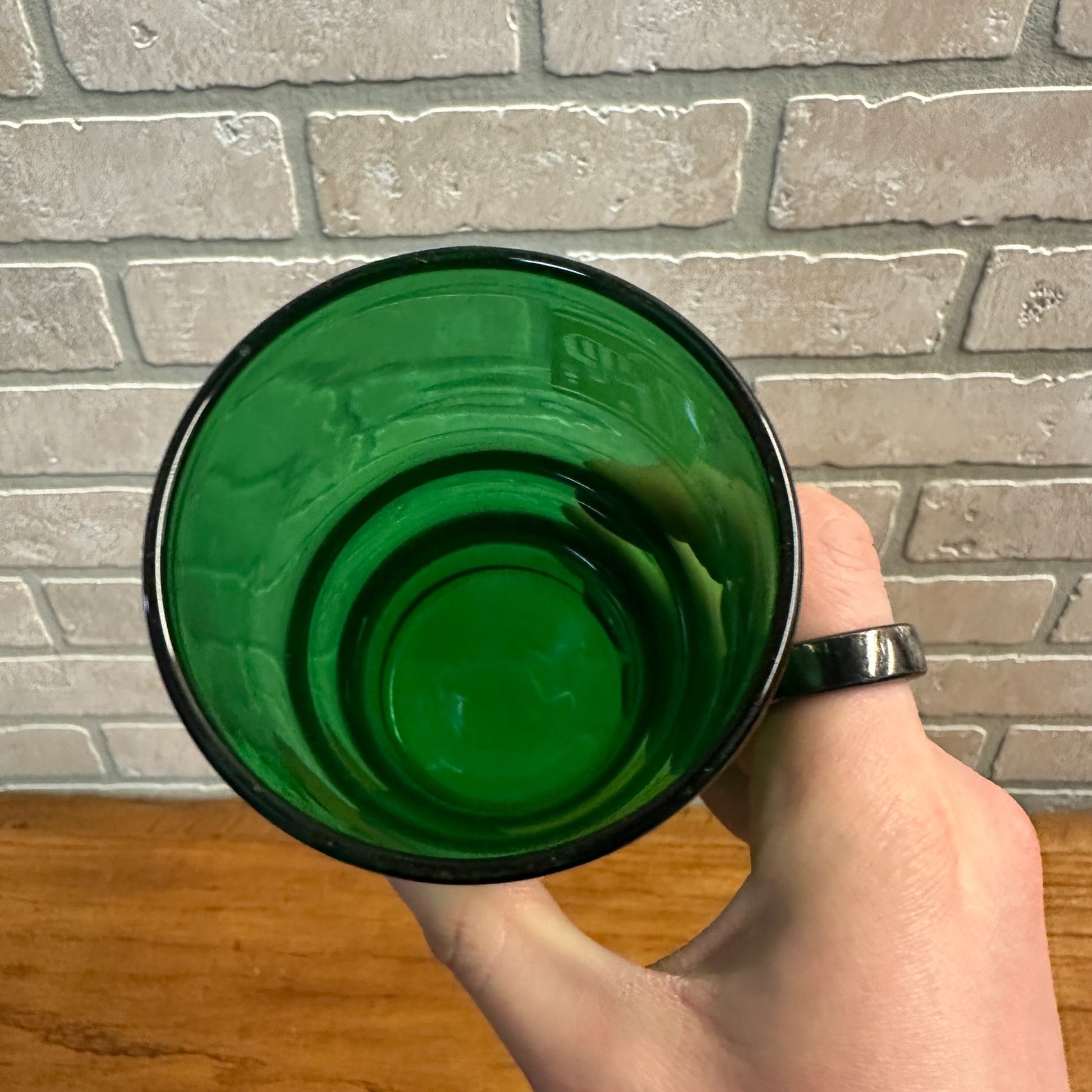 Vintage 7up Soda Fountain Glass Green White Curve Bodied Wavy Seven Up 5.25"