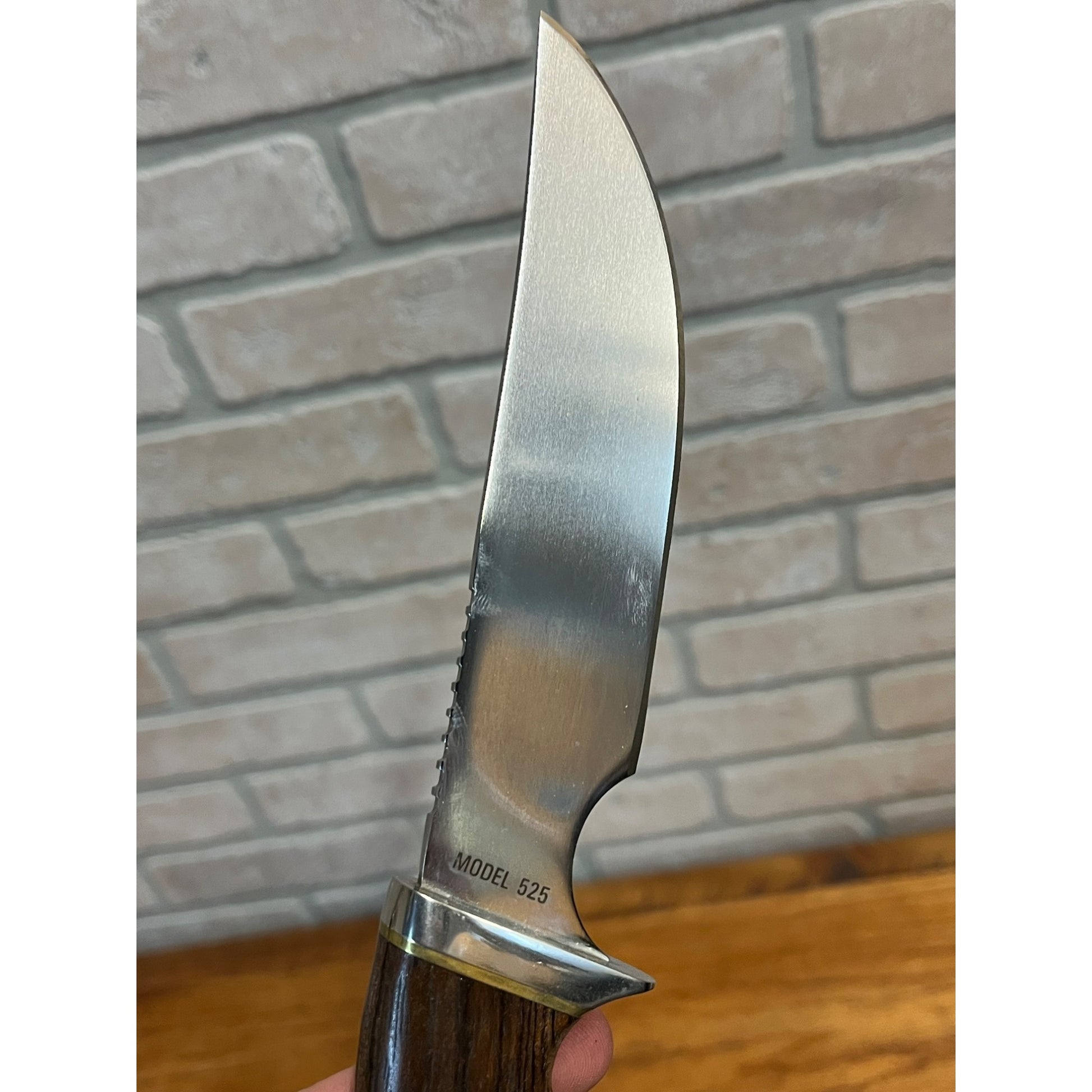 Gerber Model 525 "Mercury Marine" Presentation Knife w/ 525 Leather Sheath