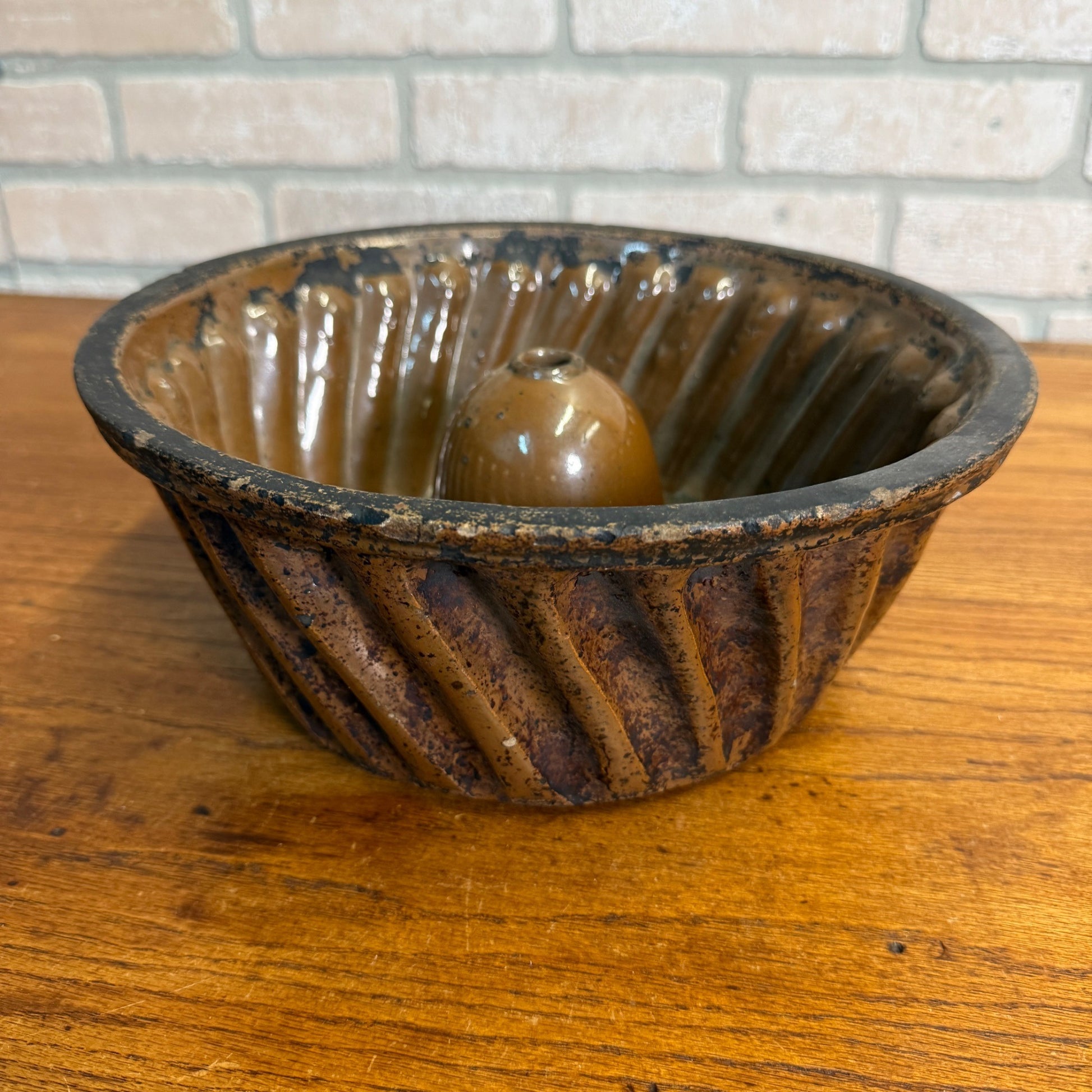 Antique Primitive 19th c. Redware Brown Stoneware Pottery Bundt Cake Pan 11"