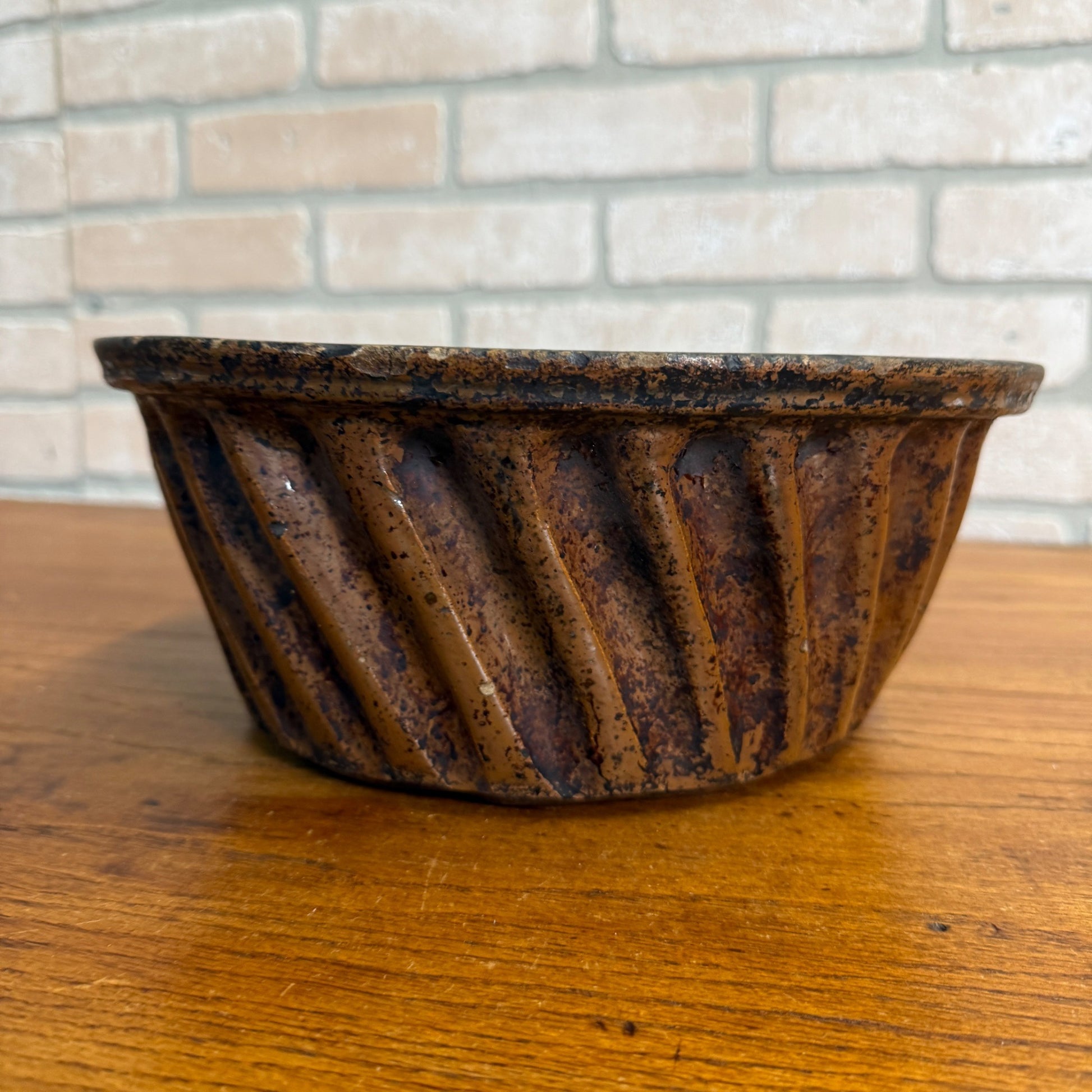 Antique Primitive 19th c. Redware Brown Stoneware Pottery Bundt Cake Pan 11"